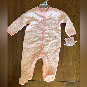 NWT Little Beginnings Pink Bow Pattern Footie